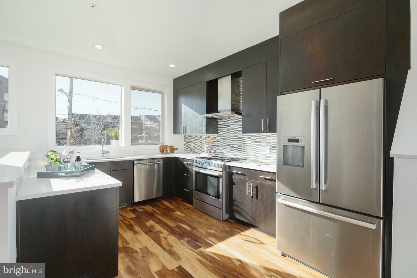 740 S Columbus Boulevard 48  Philadelphia PA 19147 photo