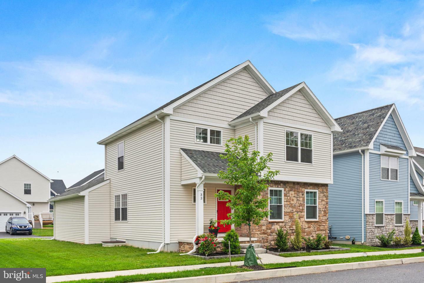 Property Photo: 33 Coastal Avenue PA 17522