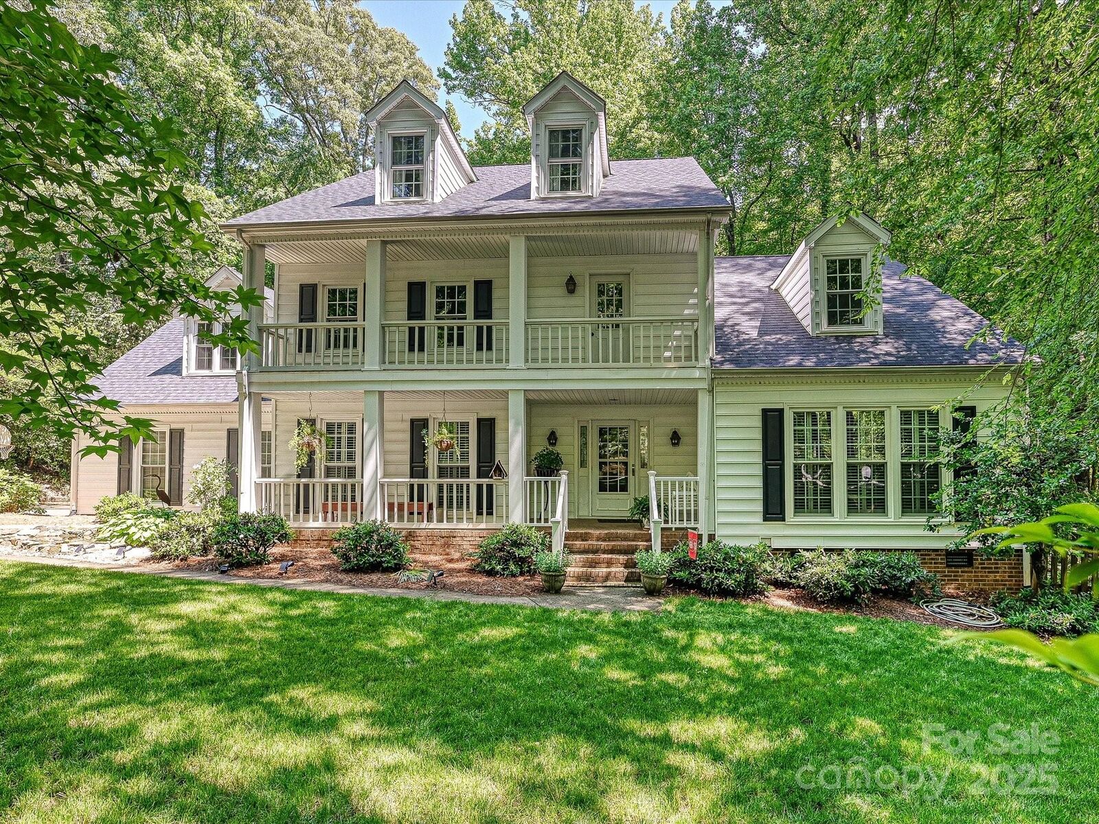 Property Photo: 4951 Dayspring Drive NC 28227