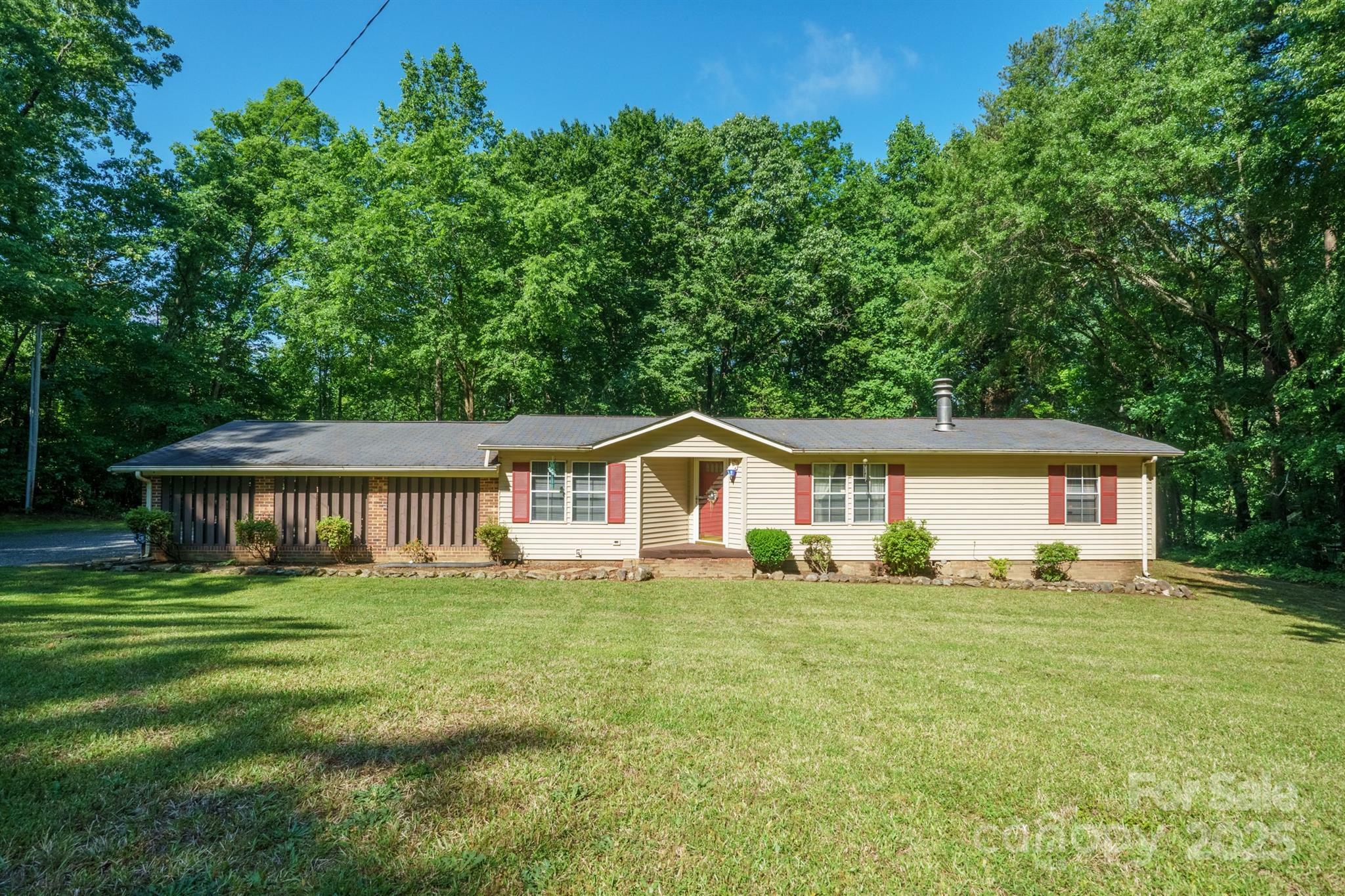 Property Photo: 2310 Alexis Lucia Road NC 28164