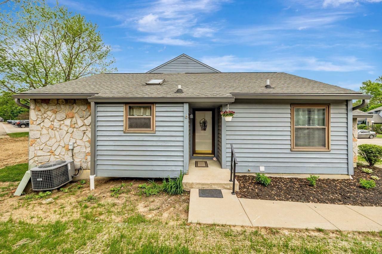 Property Photo: 1093 Kensington Lane OH 45245