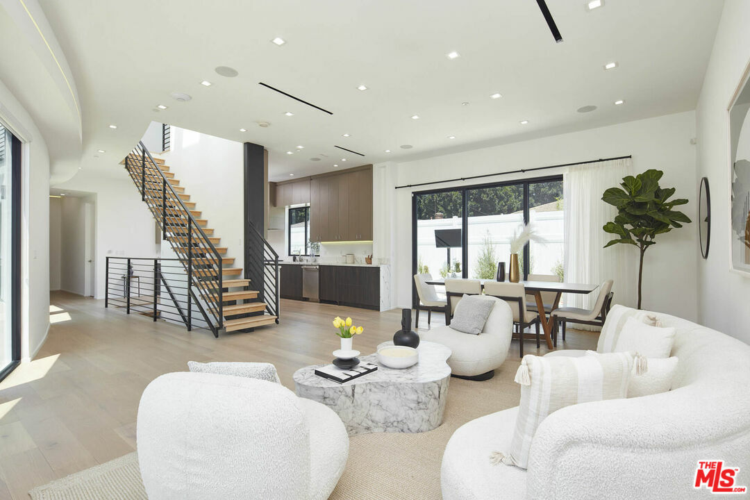 Property Photo: 4338 Huntley Ave CA 90230
