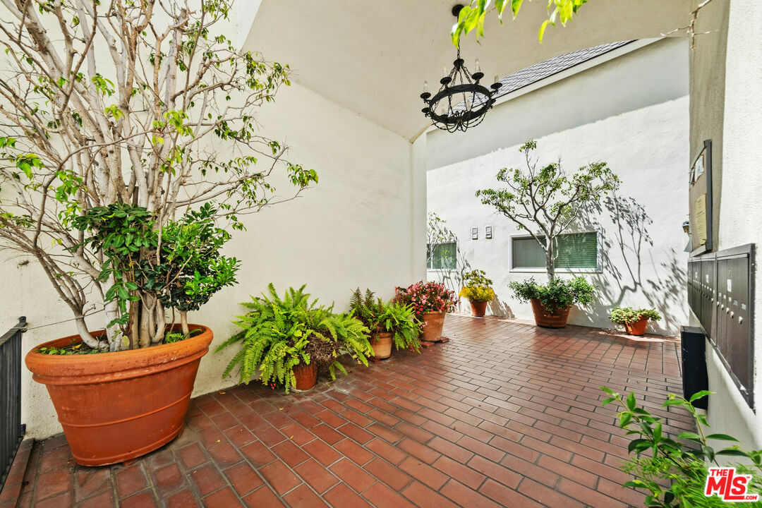 Property Photo: 1745 Selby Ave CA 90024