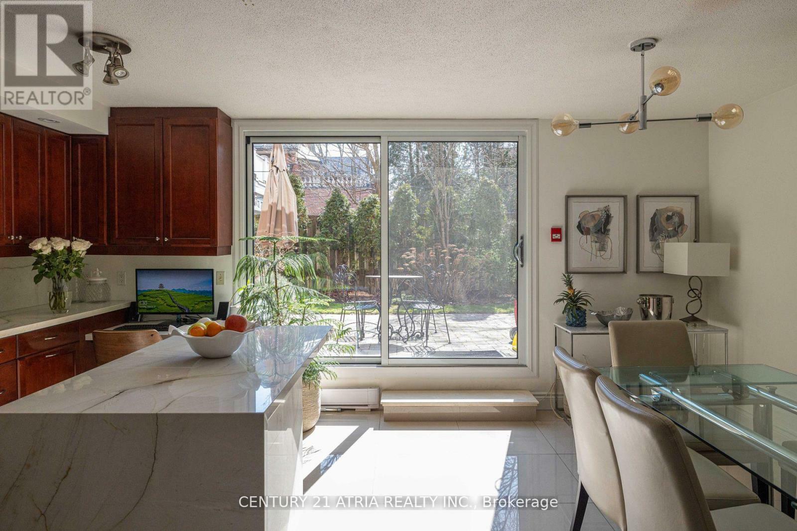 Property Photo: 28 Admiral Road Th4 ON M5R 2L5
