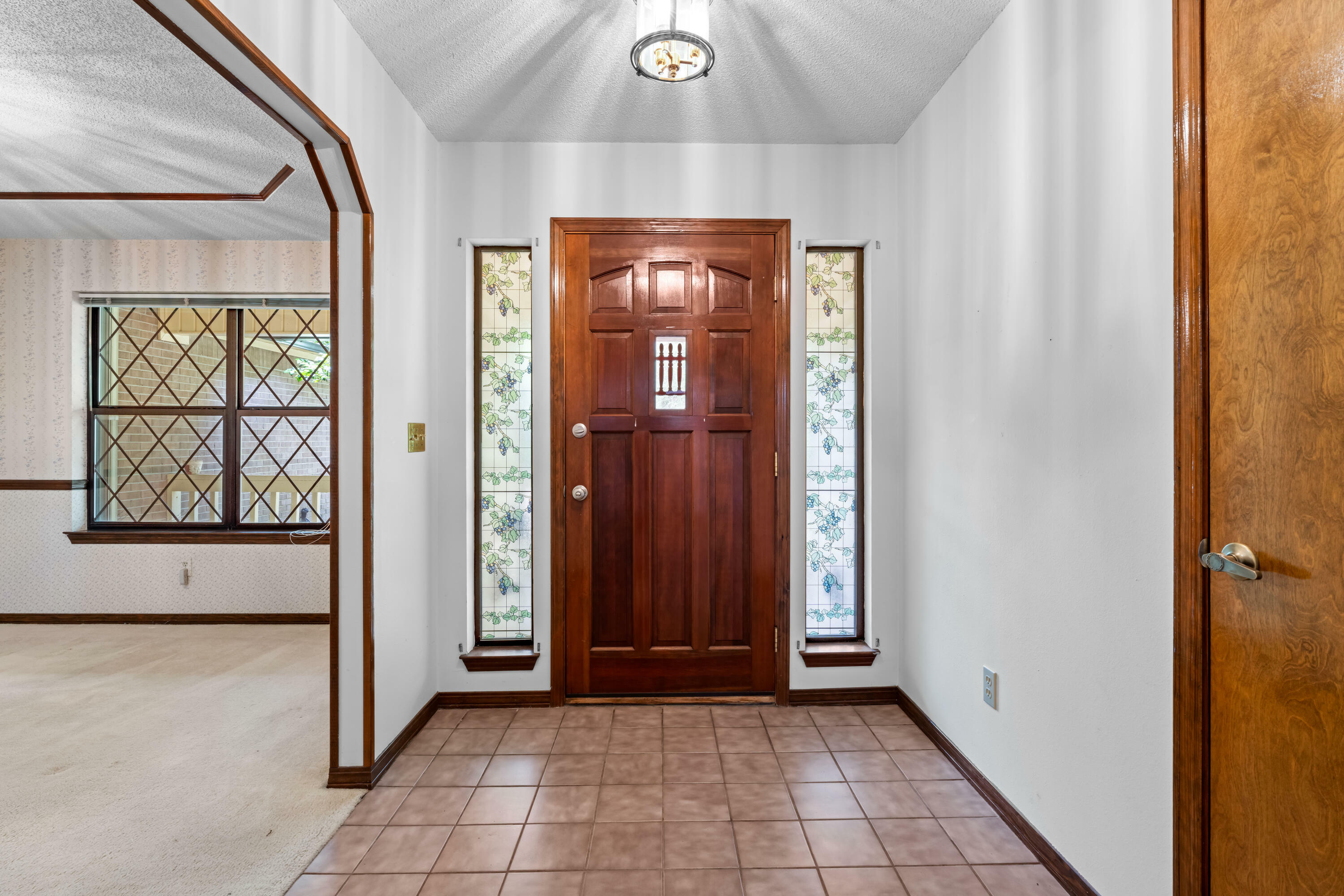 Property Photo: 102 Bermuda Way FL 32578