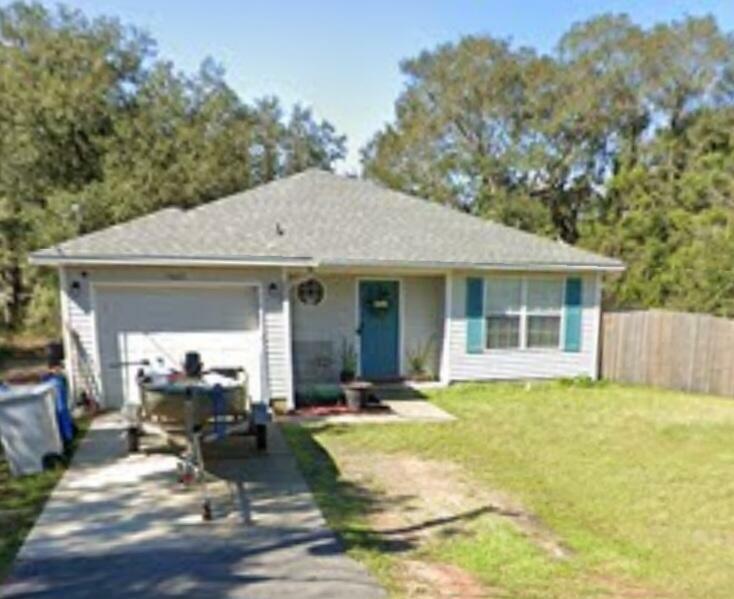 Property Photo: 5663 Charter Circle FL 32563