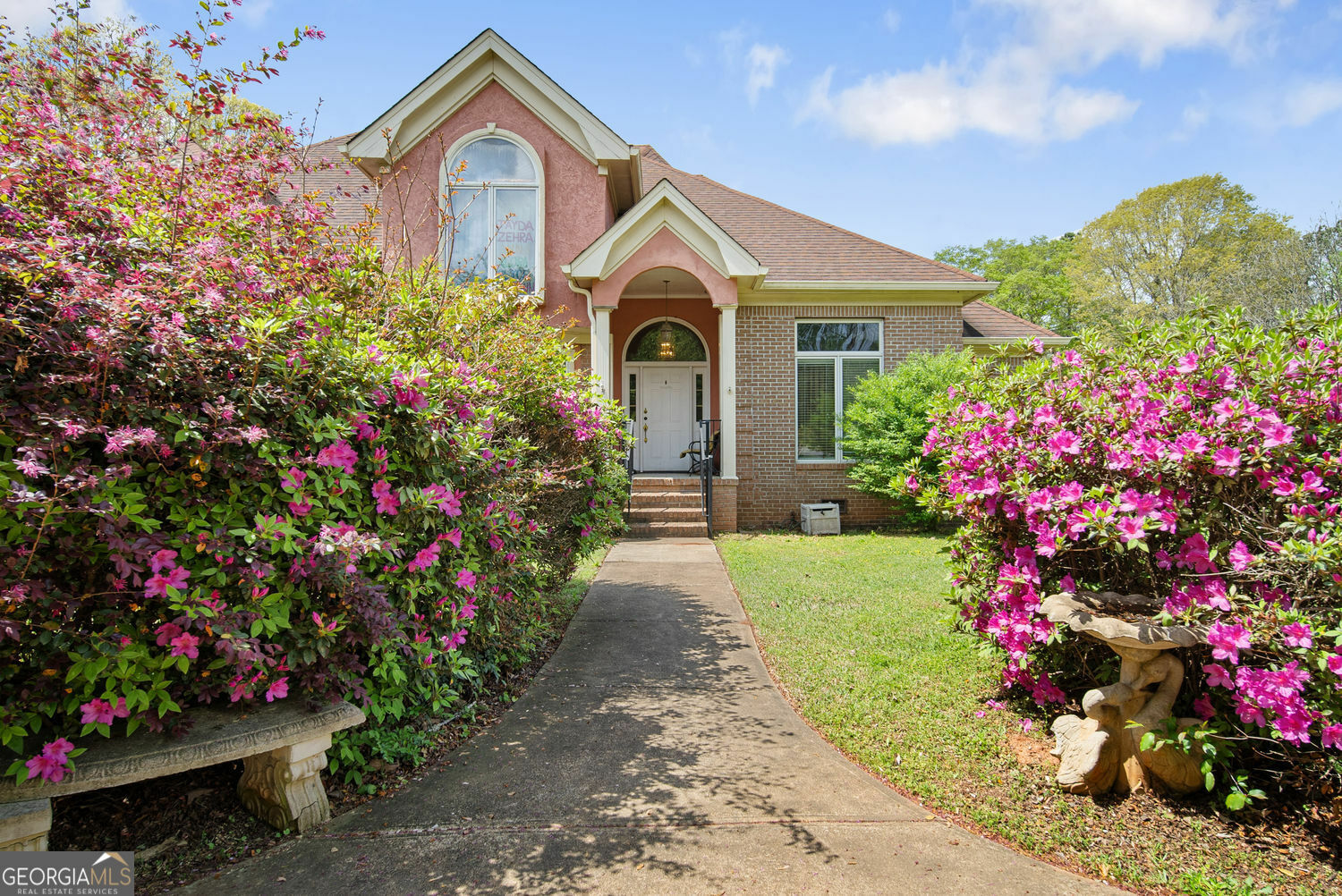 Property Photo: 104 Bob White Run GA 30233