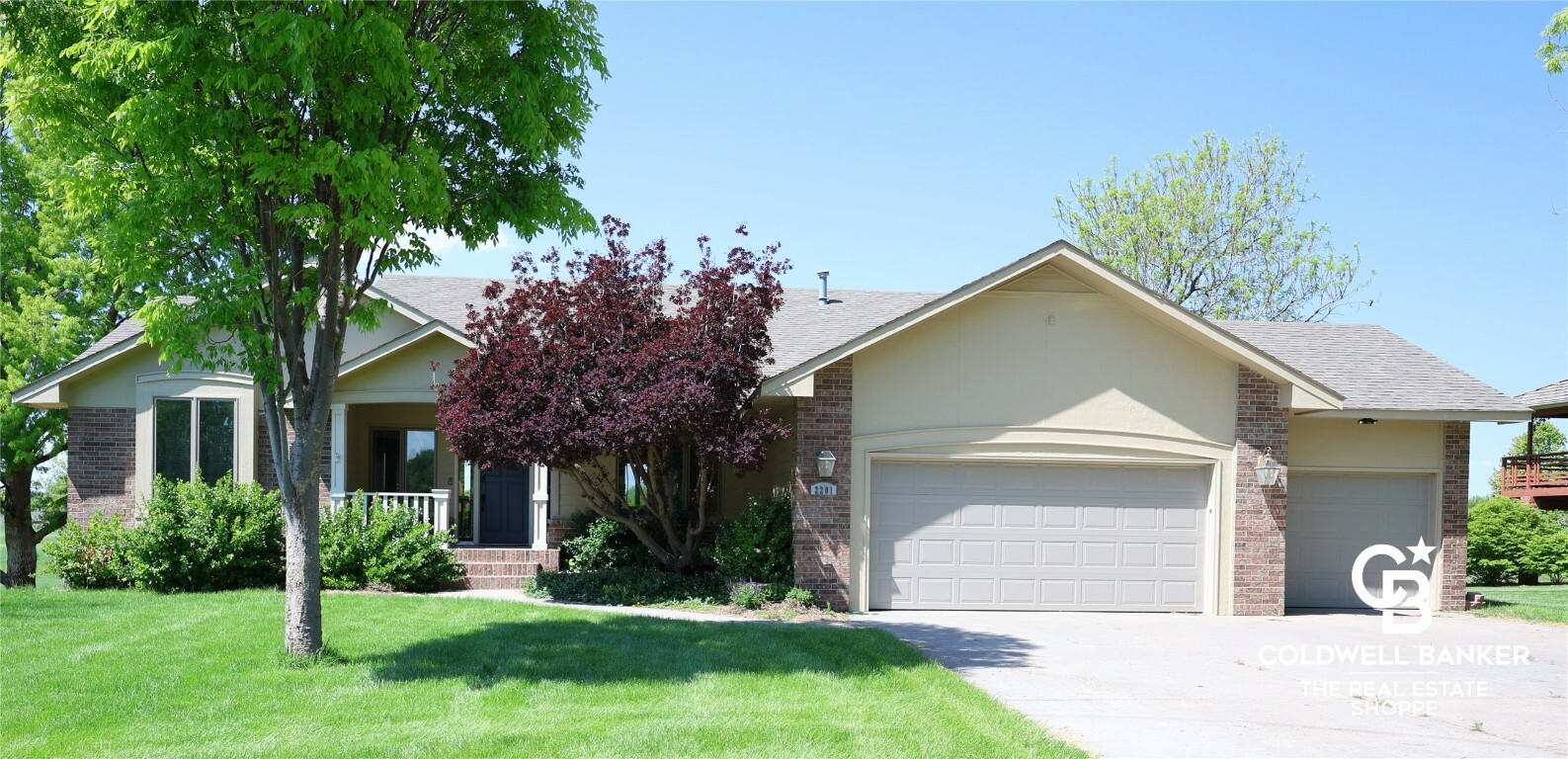 Property Photo: 2201 Grandview Drive E KS 67846
