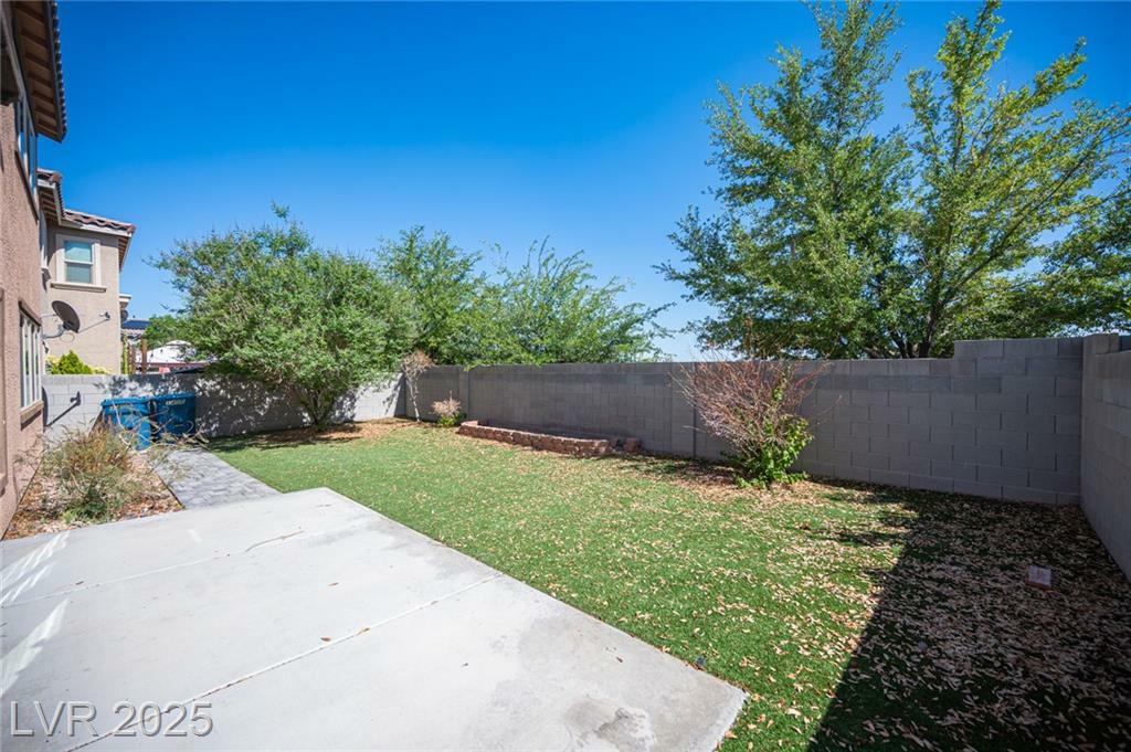 Property Photo: 1405 Gilbert Creek Avenue NV 89031