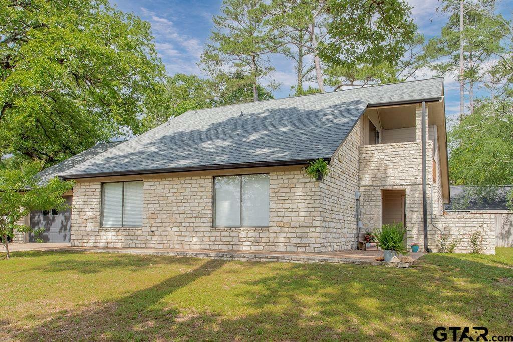Property Photo: 425 Lakeview TX 75771