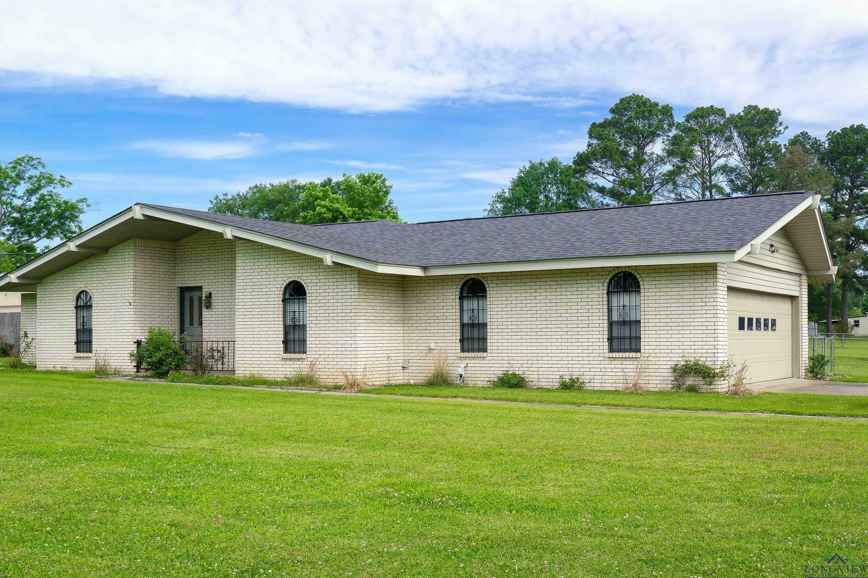 Property Photo: 490 Southfield Ln TX 75672