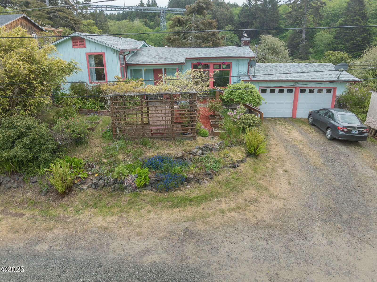 Property Photo: 6275 SE Ash Lane OR 97366