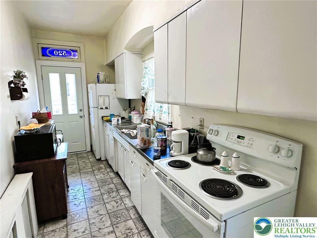 Property Photo: 520 2nd Street PA 18032