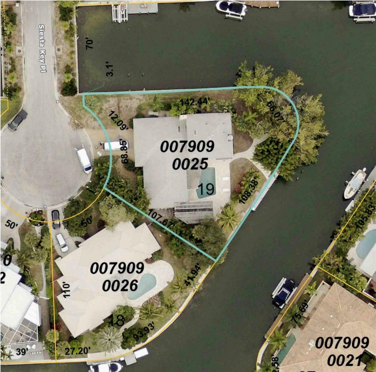 Property Photo: 940 Siesta Key Place Place FL 34242