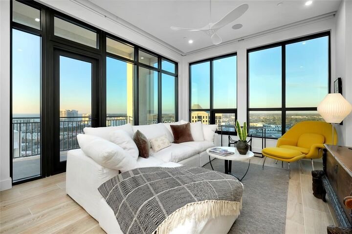 Property Photo: 33 S Palm Avenue 1602 FL 34236