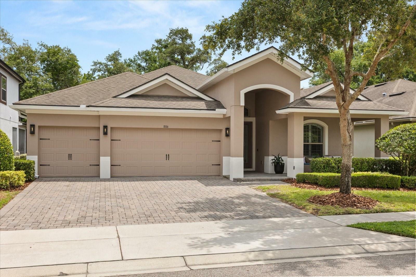 Property Photo: 886 Sherbourne Circle FL 32746