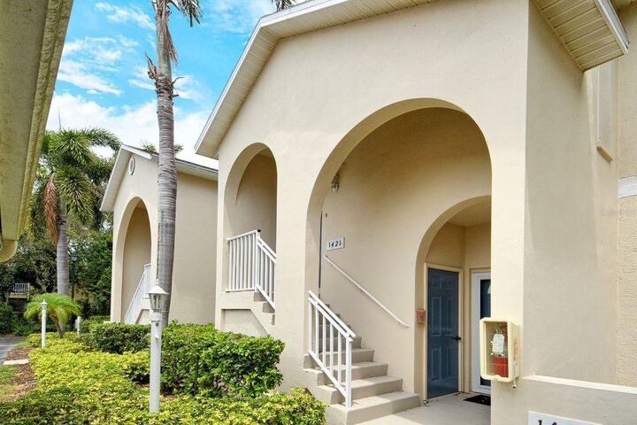 Property Photo: 8315 Glenrose Way 1421 FL 34238
