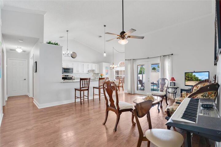 Property Photo: 1040 Big Oaks Boulevard FL 32765