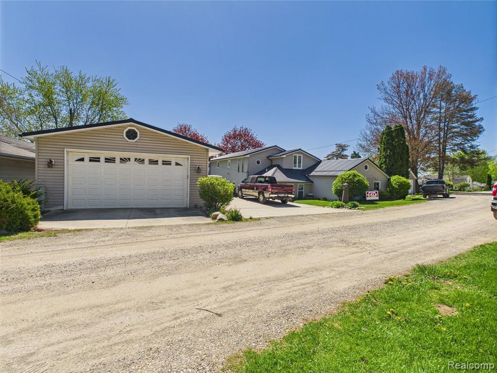 Property Photo: 480 Peninsula Drive MI 48421 9774