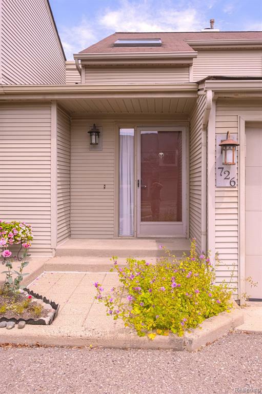 Property Photo: 726 Hamilton MI 48307 4535