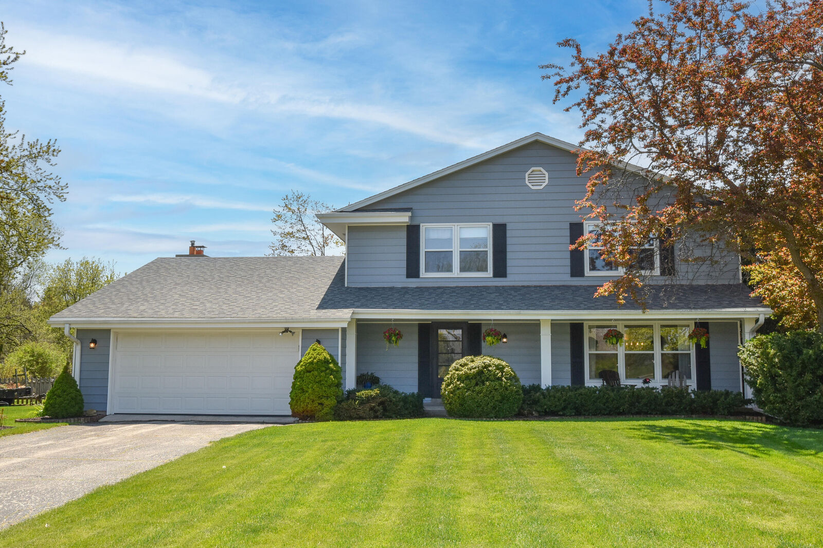 Property Photo: 2617 W Hyacinth Ct WI 53092