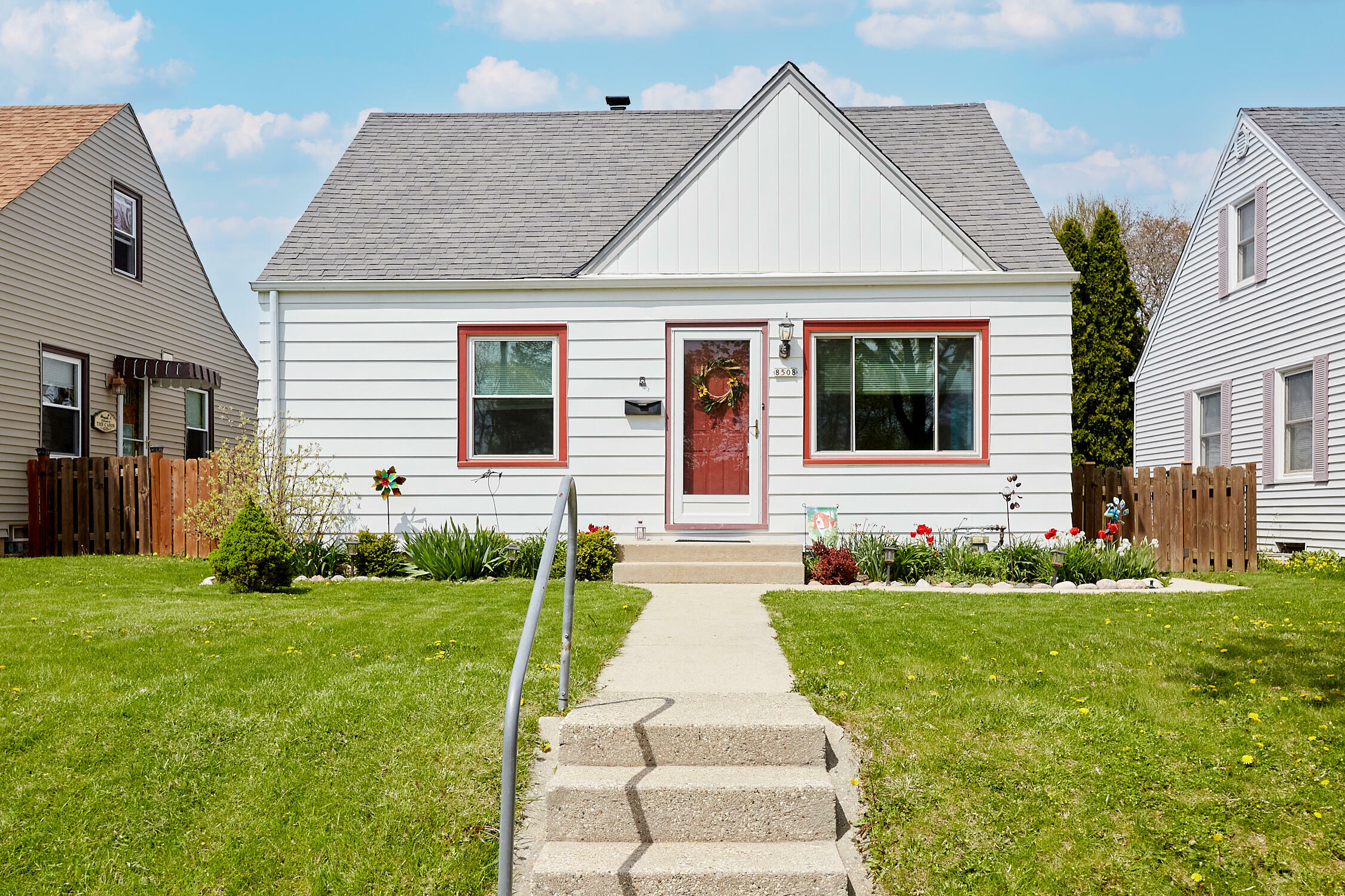Property Photo: 8508 W Townsend St WI 53222