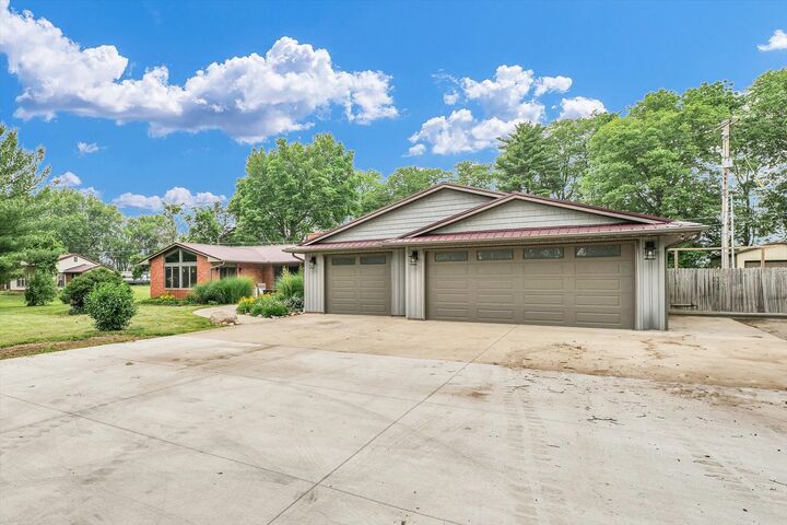 Property Photo: 3408 E University Avenue IL 61802