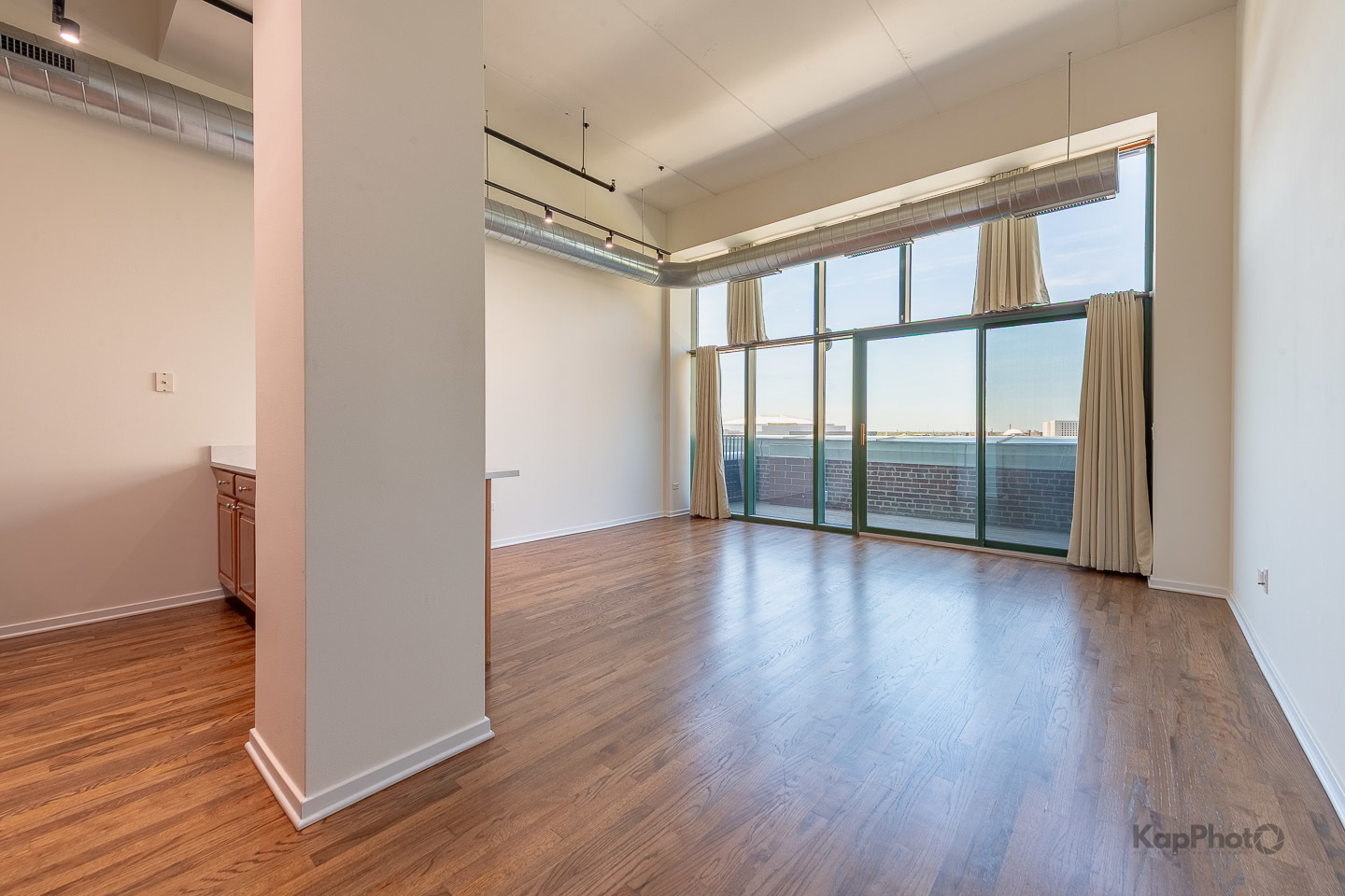 Property Photo: 1645 W Ogden Avenue 721 IL 60612