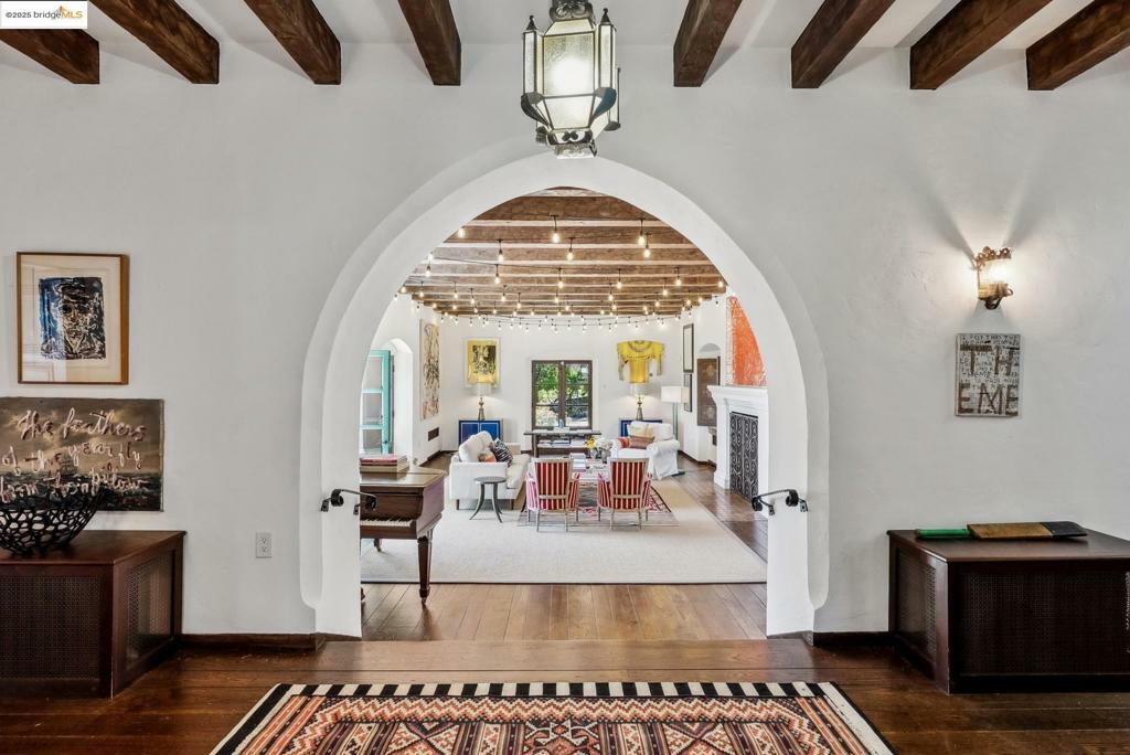 Property Photo:  6801 Estates Dr  CA 94611 