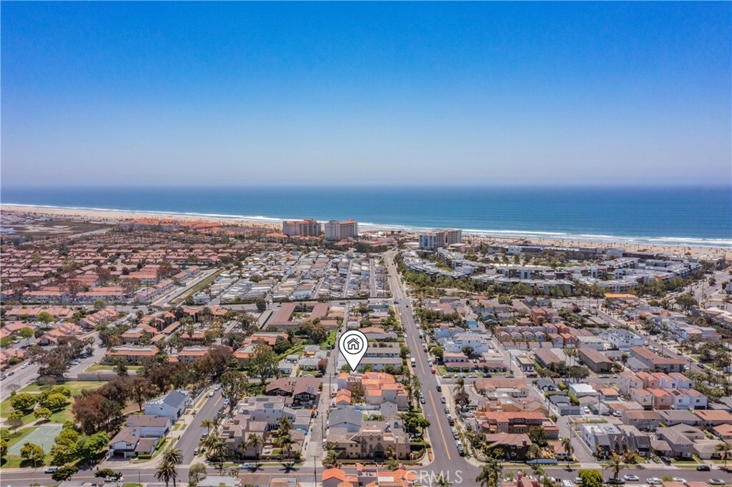 302 Huntington Street  Huntington Beach CA 92648 photo