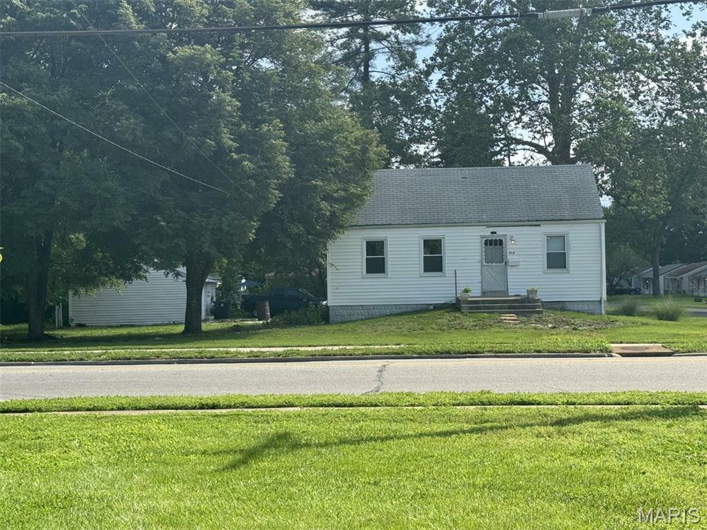 Property Photo: 915 Lindsay Lane MO 63031