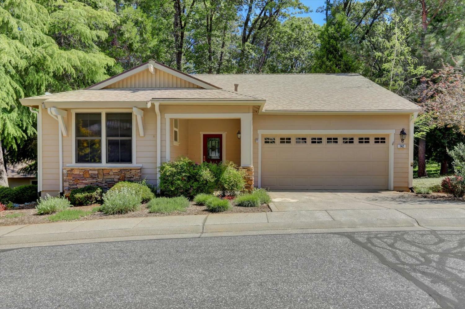 Property Photo: 142 Sparrow Circle CA 95945