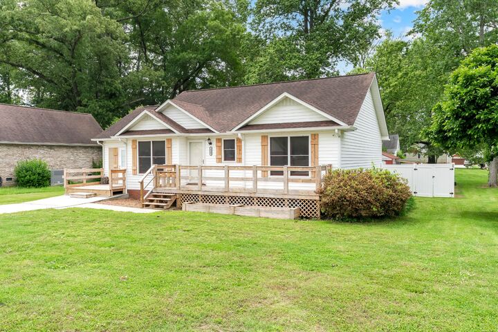 Property Photo: 114 Bradbury Ct TN 37388