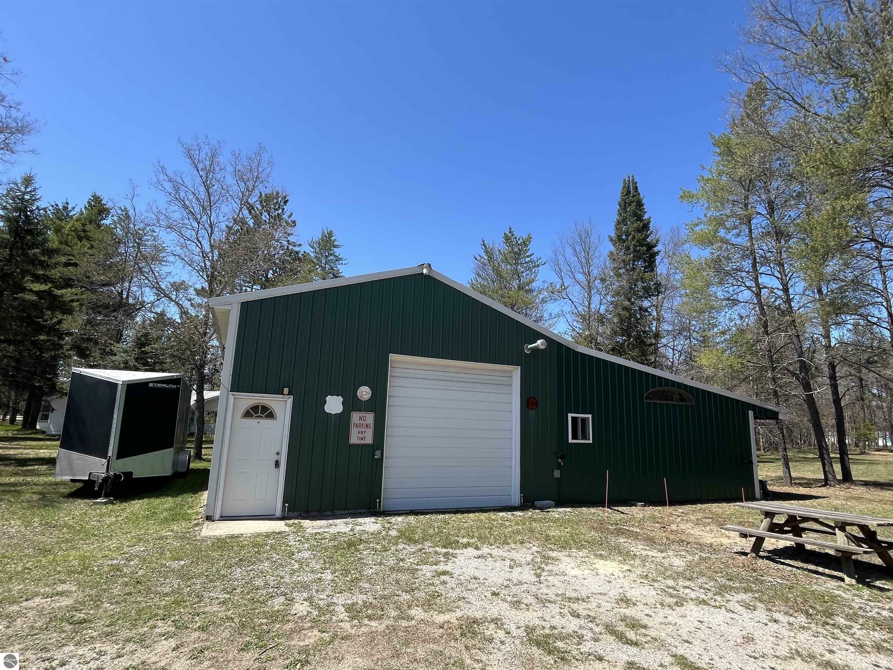 Property Photo: 15831 SE M 72 MI 49738
