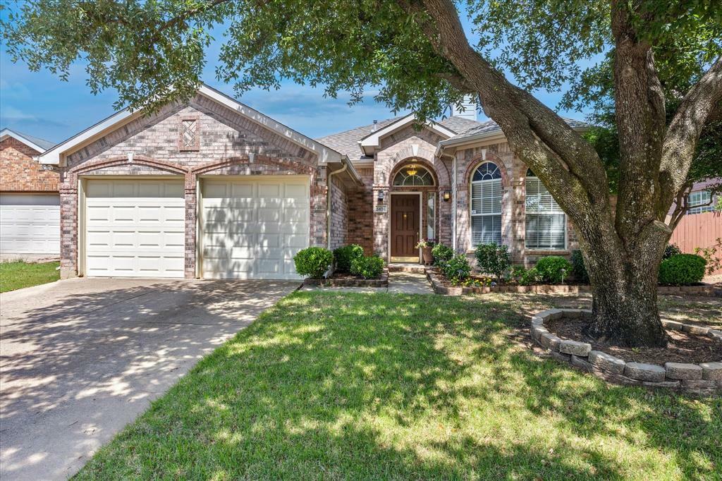 Property Photo: 2406 Lula Court TX 76210