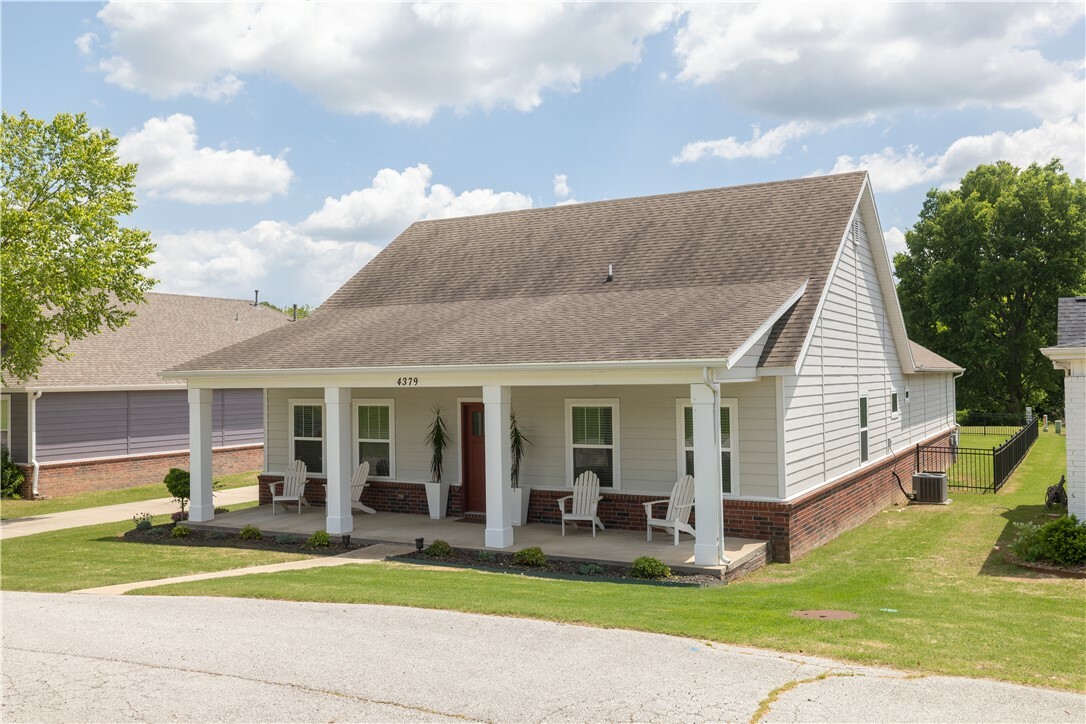 Property Photo: 4379 W Mount Comfort Road AR 72704