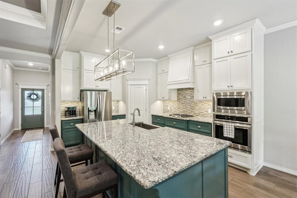 Property Photo: 8400 Poplar Drive OK 73034