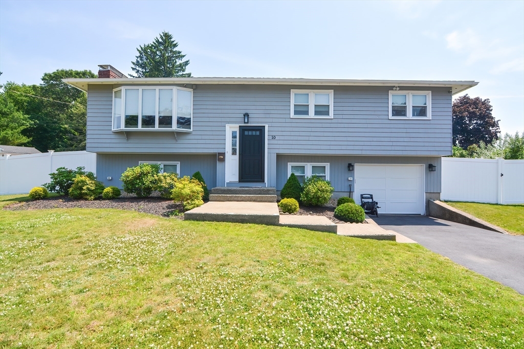 Property Photo:  10 Hoover Avenue  MA 01960 