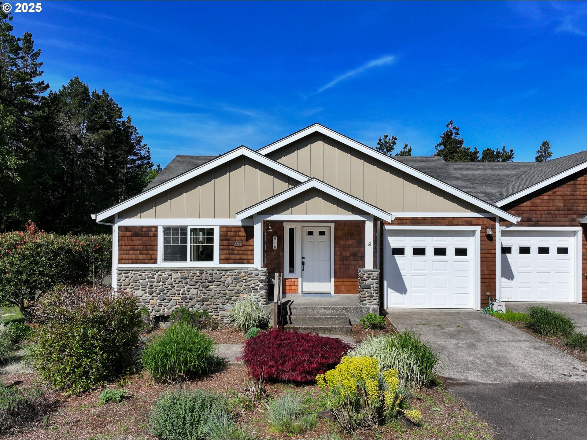 Property Photo: 163 Classic St OR 97130