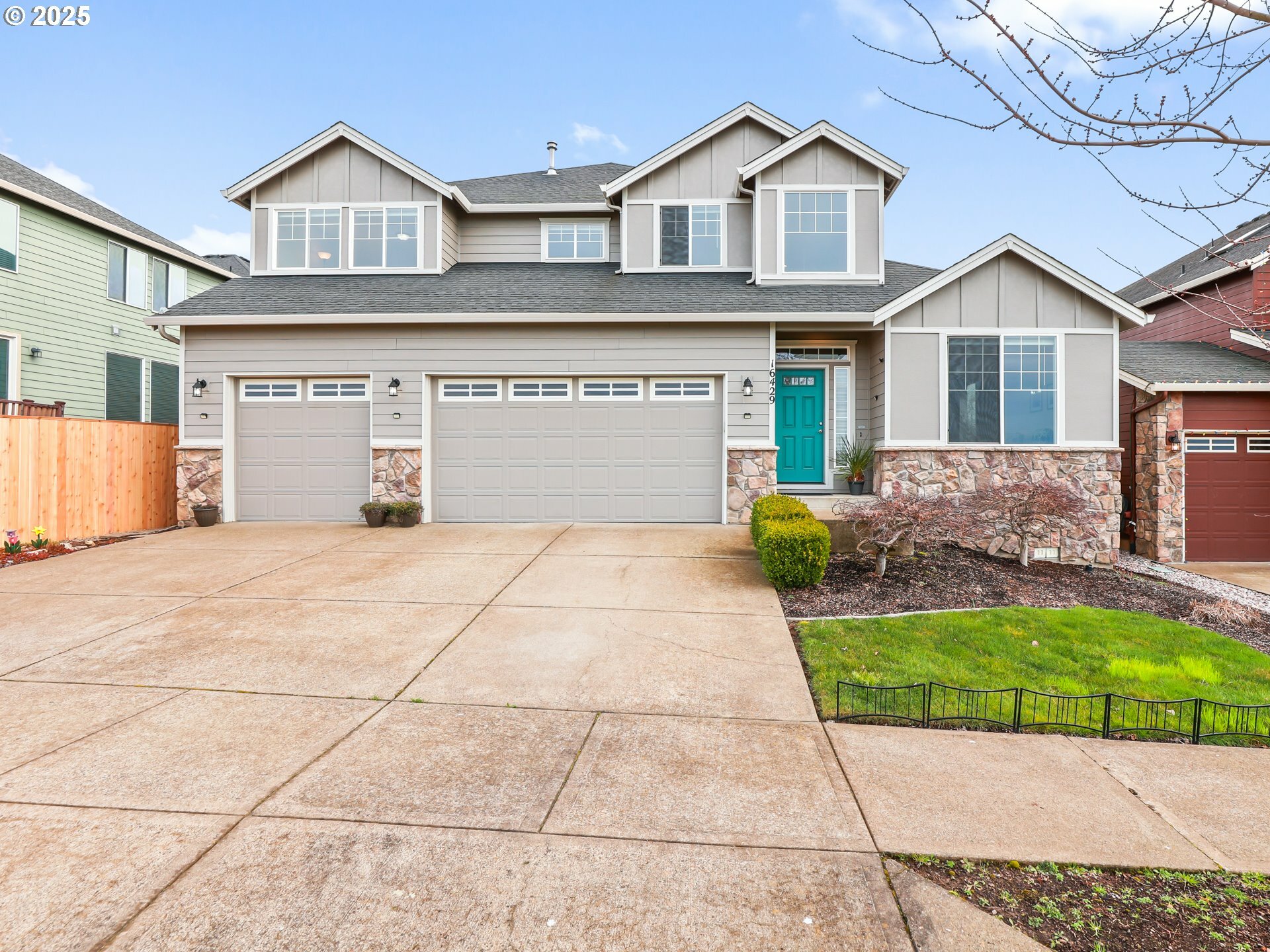Property Photo: 16429 SE Siri Loop OR 97089