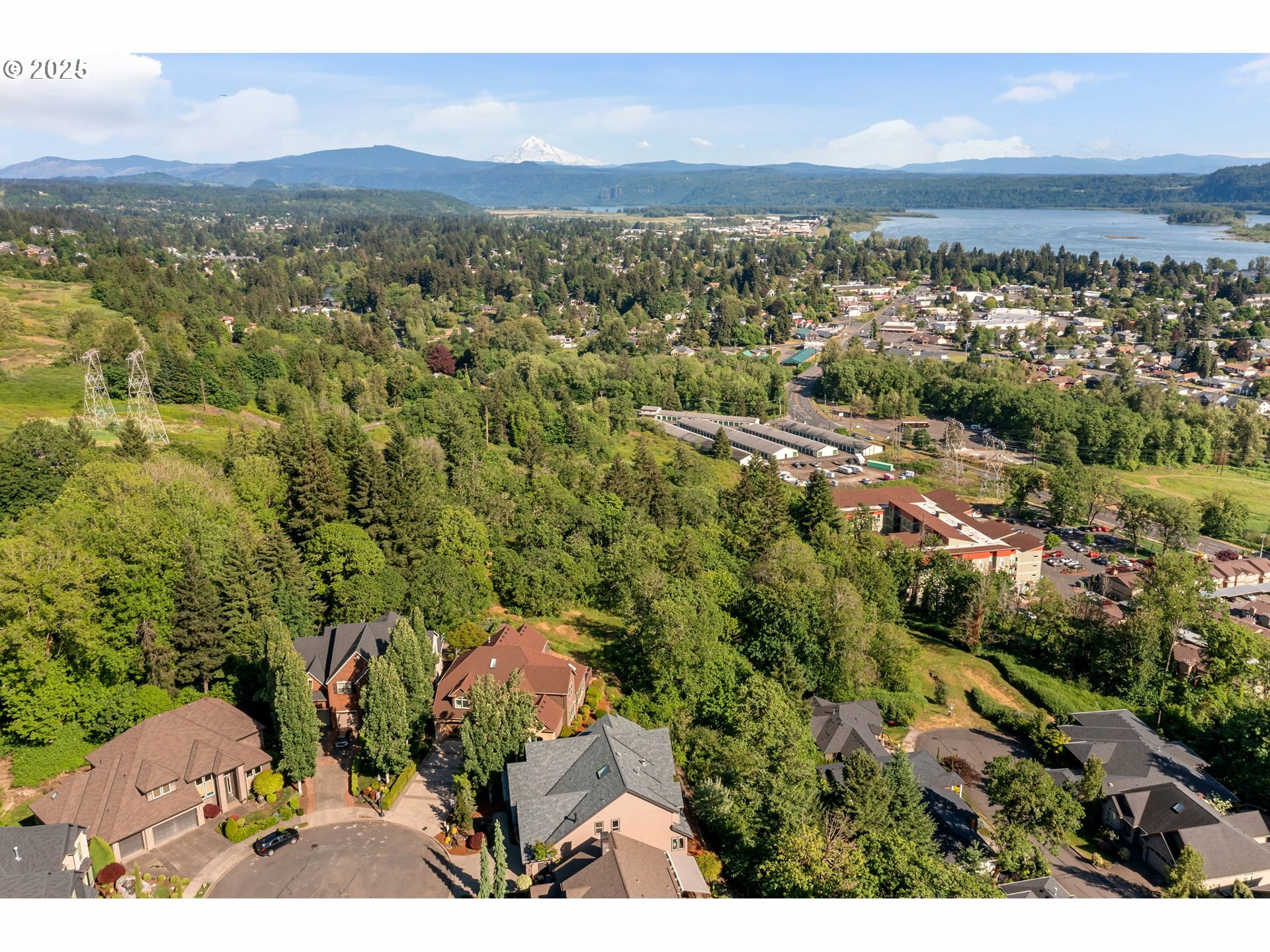 Property Photo: 632 W T St WA 98671
