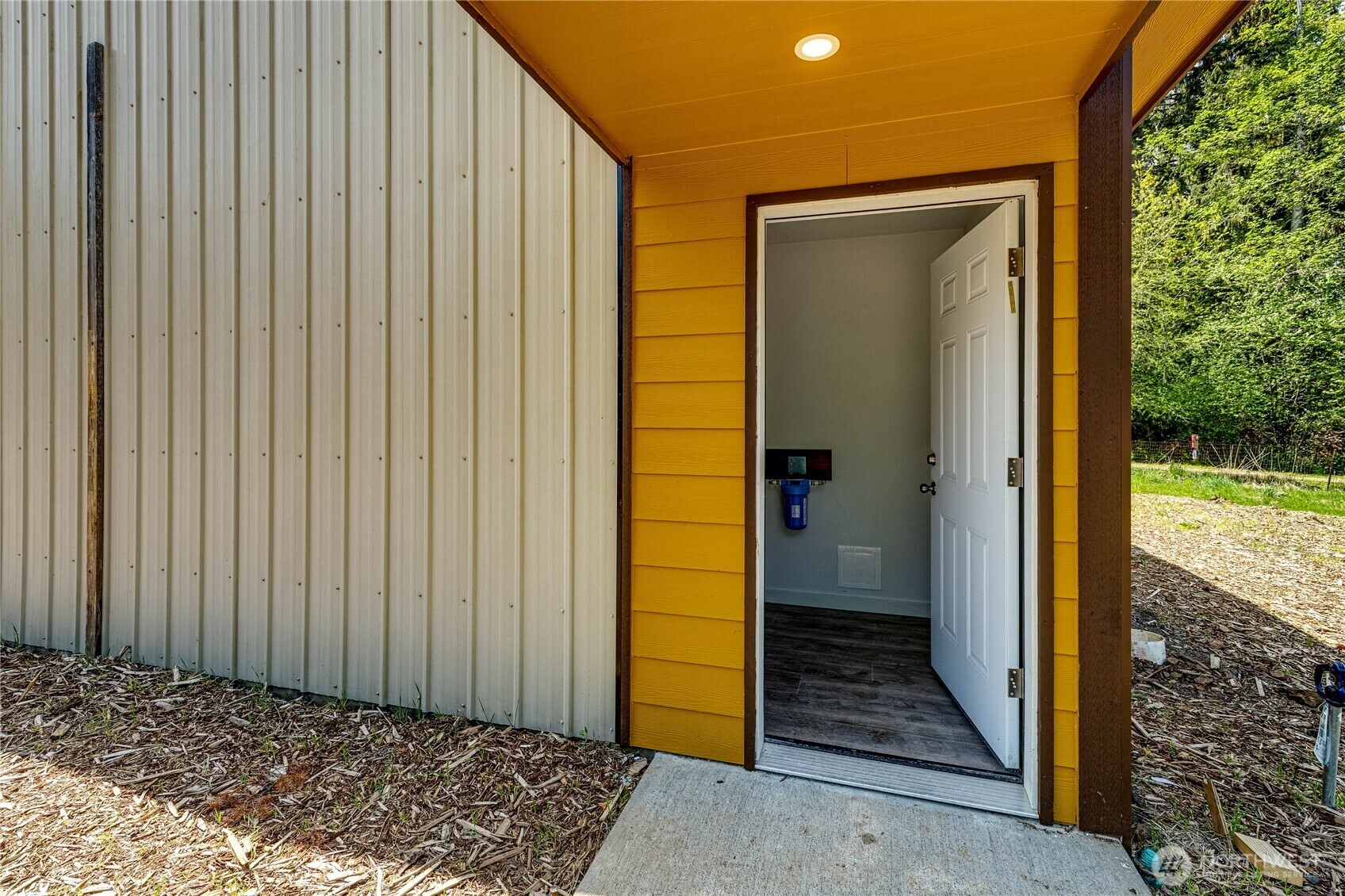 Property Photo: 52153 Highway 112 WA 98363