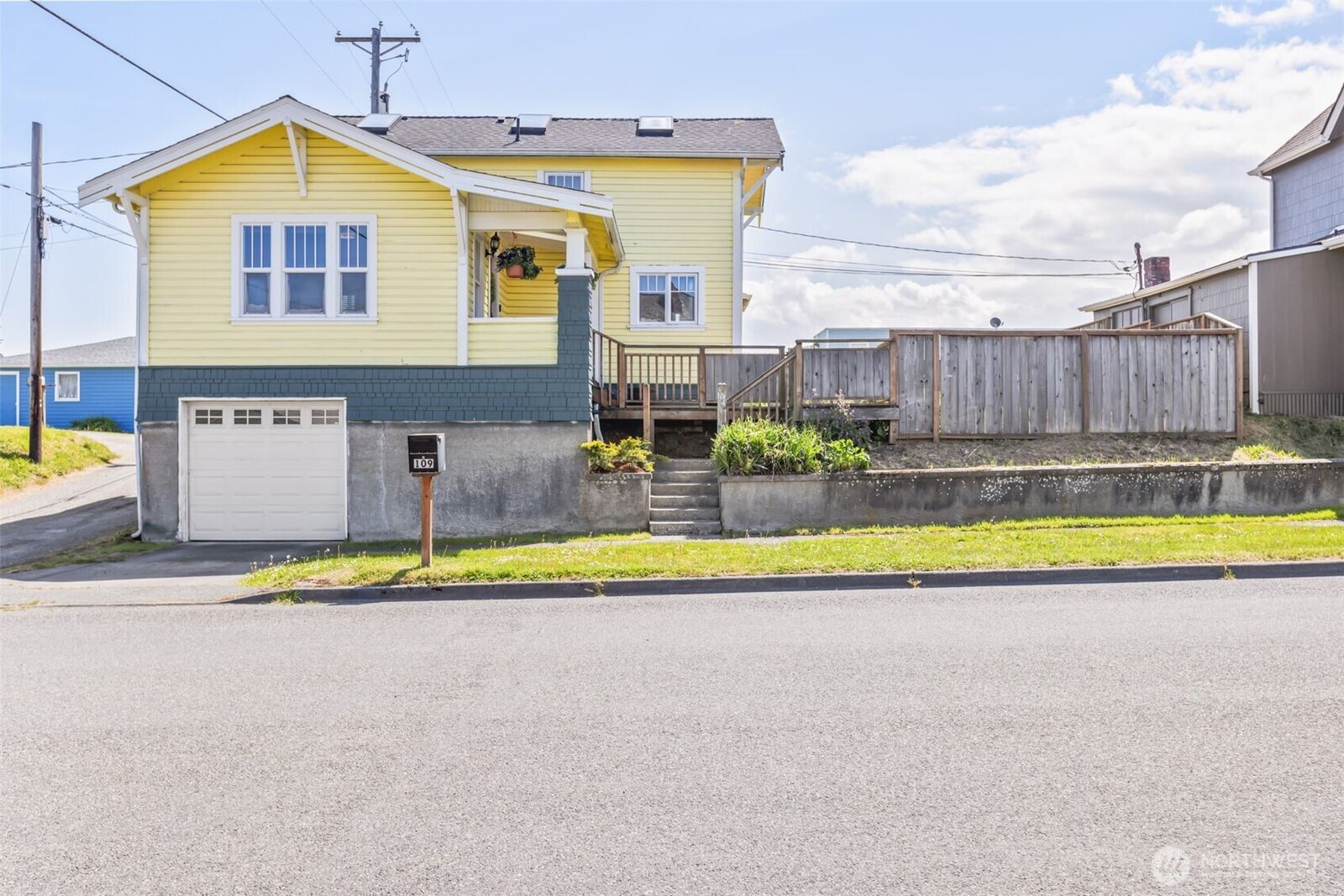 Property Photo: 109 N Vine WA 98362