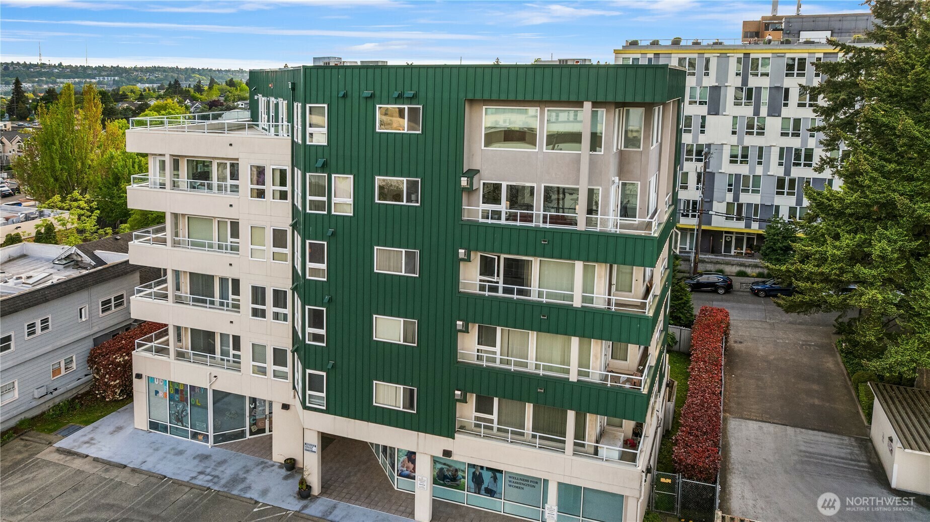 Property Photo: 4528 8th Avenue NE 5A WA 98105
