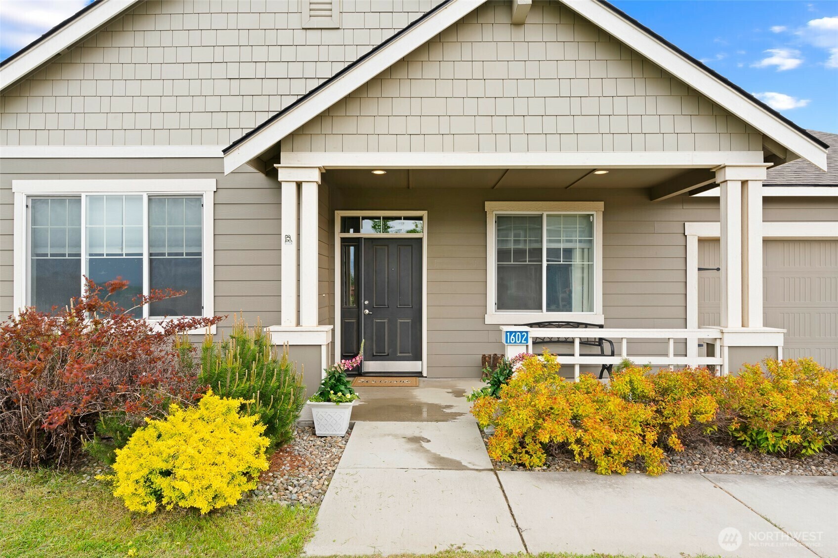 Property Photo: 1602 W Bowers Road WA 98926
