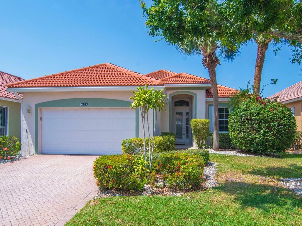 Property Photo: 614 NW Lambrusco Drive FL 34986