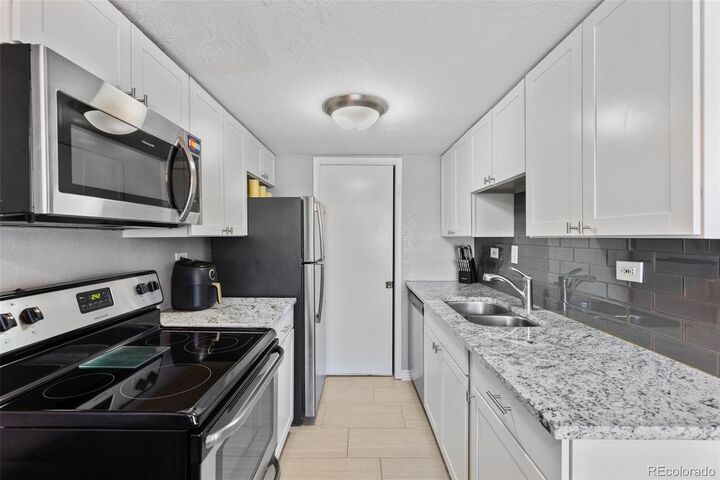 Property Photo:  200 N Pearl Street 106  CO 80203 