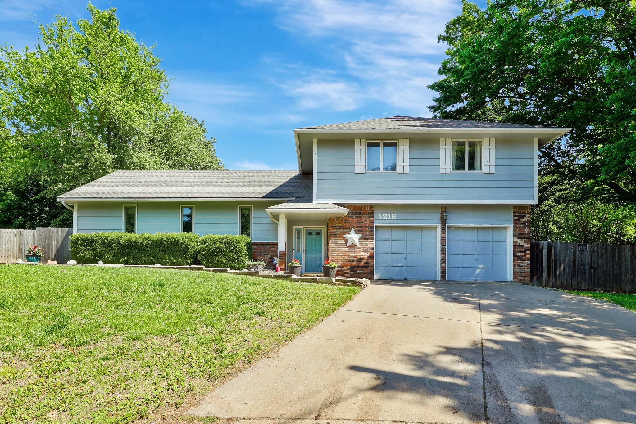 Property Photo: 1216 N Armstrong Ct KS 67037