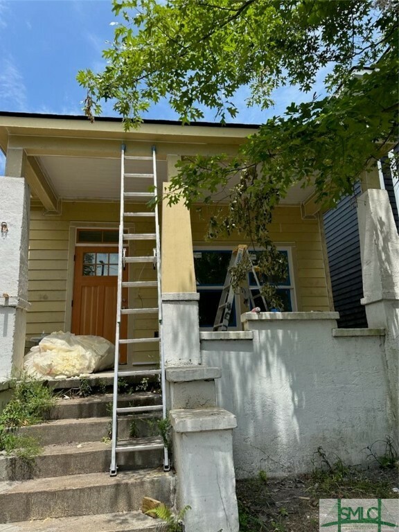 726 W Victory Drive  Savannah GA 31405 photo