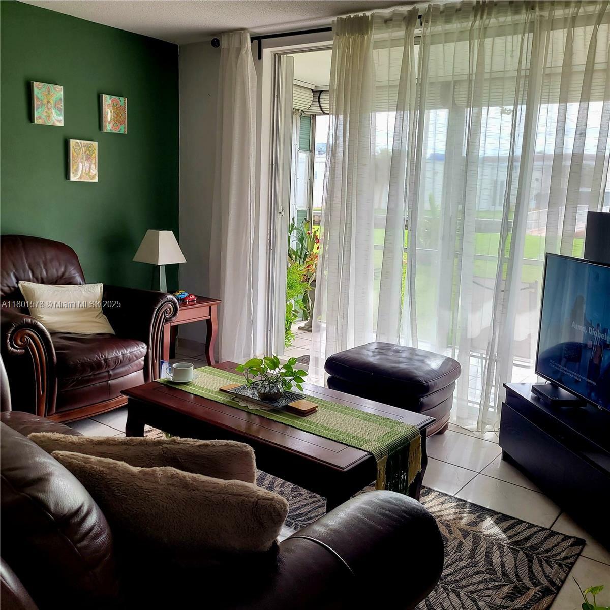 Property Photo: 2859 Leonard Dr G106 FL 33160